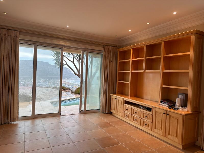 To Let 4 Bedroom Property for Rent in Fish Hoek Western Cape